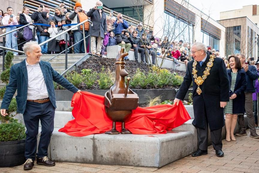 Unveiling the Feathers McGraw statue The Mayor unveiling the Feathers McGraw statue with Nick Park at Animate Preston